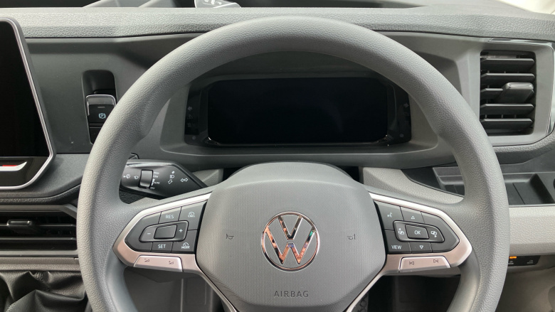 Volkswagen Crafter Cr35 Mwb Diesel 4Motion 2.0 TDI 177PS Commerce Plus Low Roof Van Auto